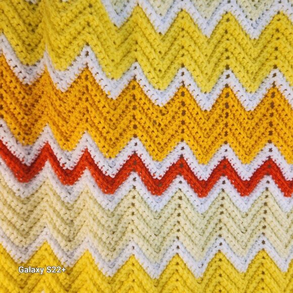 Handmade Crochet Blanket Chevron Zig Zag Pattern Yellow Orange White 42" x 36" A - Picture 2 of 7